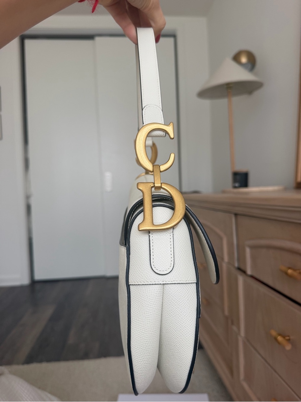LIKE NEW Dior Cream Saddle Shoulder Bag with Gold Hardware - Picture 3 of 7